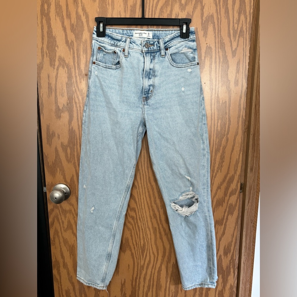 Abercrombie & Fitch The Mom High Rise jeans Curve Love Size 25